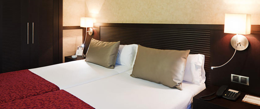 Catalonia Santa Justa - Bedroom